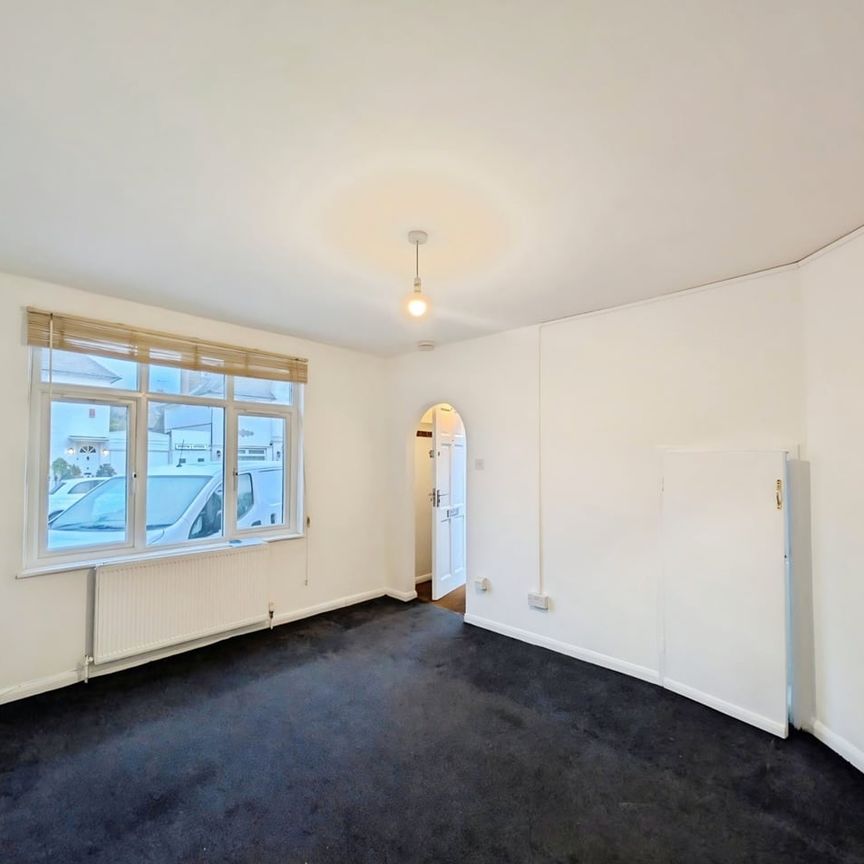 2 Bed End Terrace, Botha Road, E13 - Photo 1