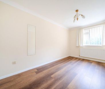 3 bedroom detached house to rent - Photo 3