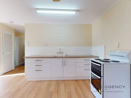 Conveniently Located Two Bedroom Unit - Photo 5