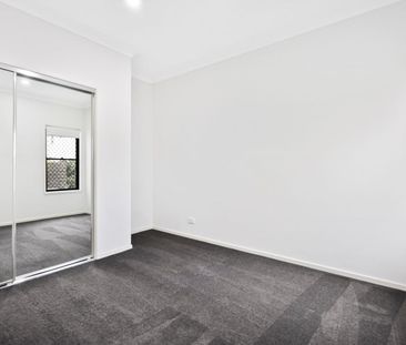 Modern Townhouse in Sought After Location - Photo 6