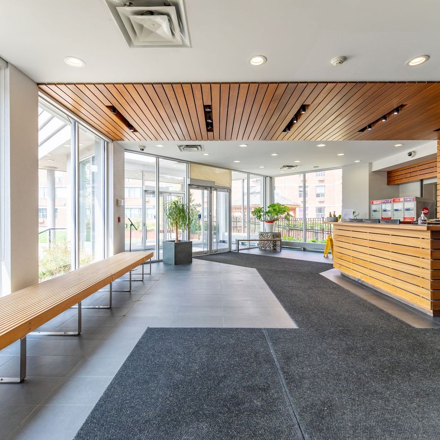 800 Richmond Street West - Photo 1