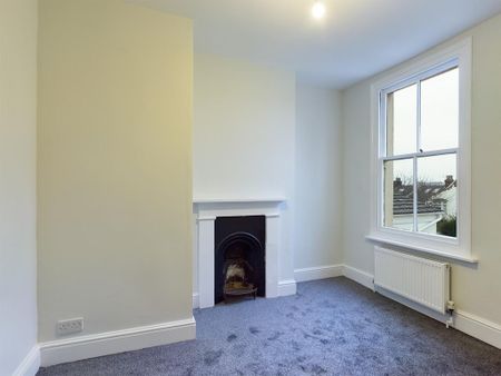 4 bedroom terraced house to rent - Photo 4