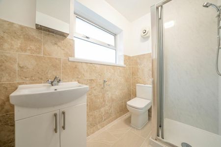 Wellington Avenue - Photo 3