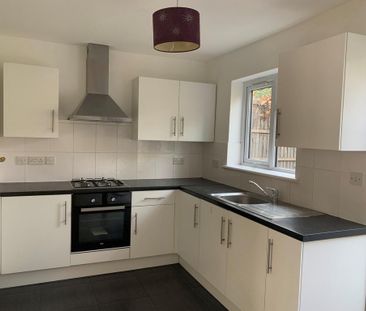 3 bedroom semi-detached house to rent - Photo 6