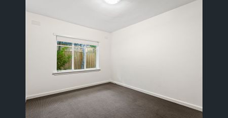 2 Bedroom Apartment - Photo 2