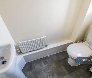 2 bedroom semi-detached house to rent - Photo 3