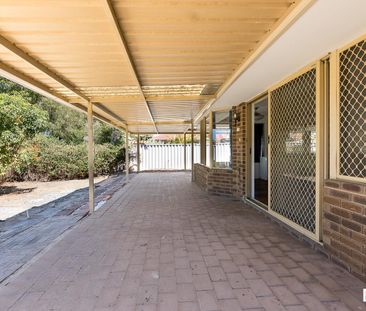 Freshly Painted 3x1 Home with Separate Lounge! - Photo 1