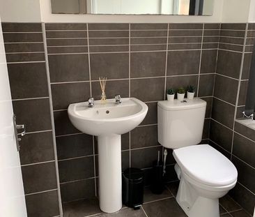 Room in a Shared House, Queens Road, S2 - Photo 6