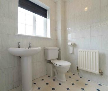 18 Redgrave Close, Heworth - Photo 4