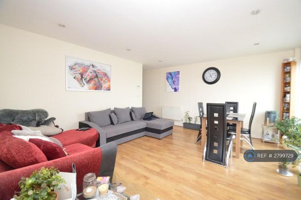 2 bedroom flat to rent - Photo 1