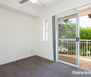 Modern, Safe and Secure 2 Bedroom, 2 Bathroom Top Floor Apartment i... - Photo 4