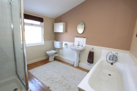 2 Bedroom HOUSE, Chester - Photo 5