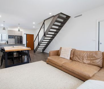 2/16 Hill Street, North Lambton NSW 2299 - House For Rent | Domain - Photo 3