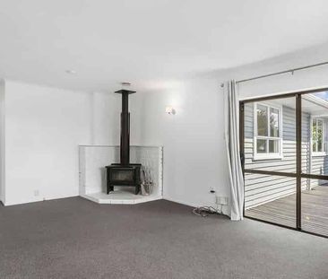 Classic Kiwi Home With Options - Photo 2