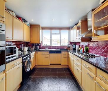 3 bedroom end of terrace house to rent - Photo 1