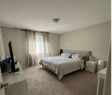 For Lease - 87 Sonoma Valley Crescent, Hamilton, Ontario - Photo 2