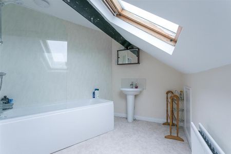 4 bedroom maisonette to rent - Photo 2