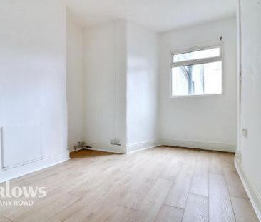 4 bedroom end of terrace house to rent - Photo 5