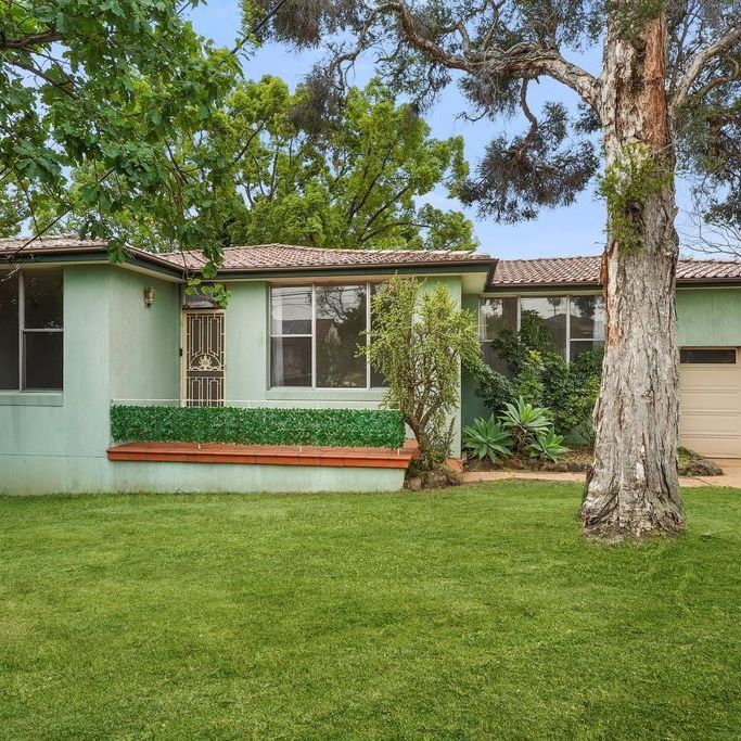 Spacious Family Home in Smithfield - Photo 1