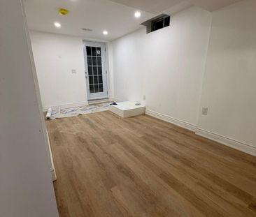 For Lease - 20 Stirrup Court, Brampton, Ontario - Photo 2