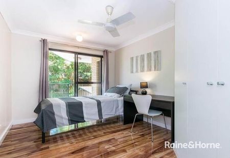 Two Bedroom, Two Bathroom - Modern Unit - Photo 4