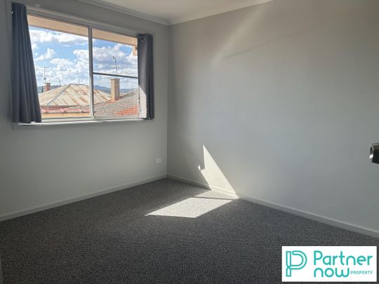 2/73 Crown Street, TAMWORTH NSW 2340 - Photo 1