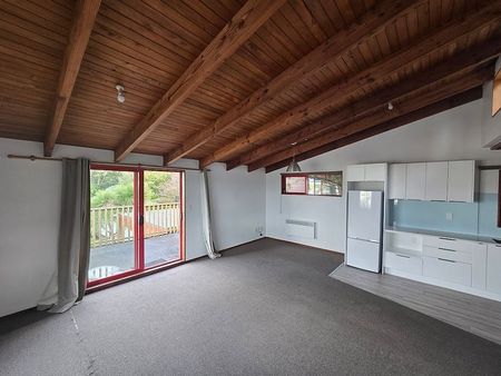 2 bedr townhouse with garage in Hataitai village - Photo 3