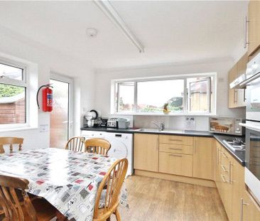 1 bedroom in a house share to rent - Photo 4