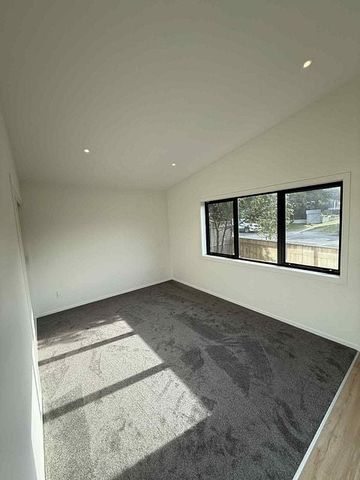 New build by the beach - Photo 3