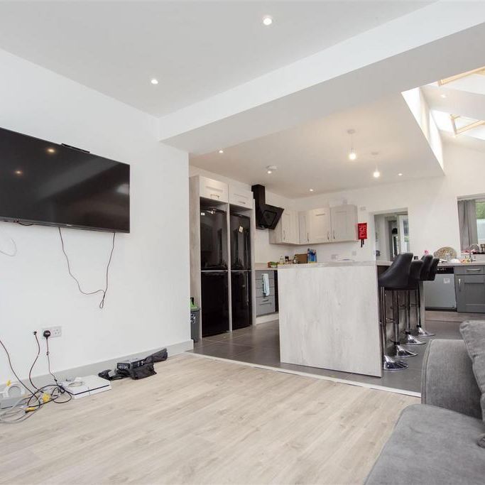 5 bedroom house to rent - Photo 1