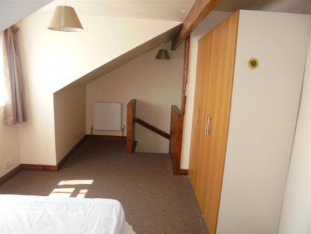 2 bedroom terraced house to rent - Photo 3