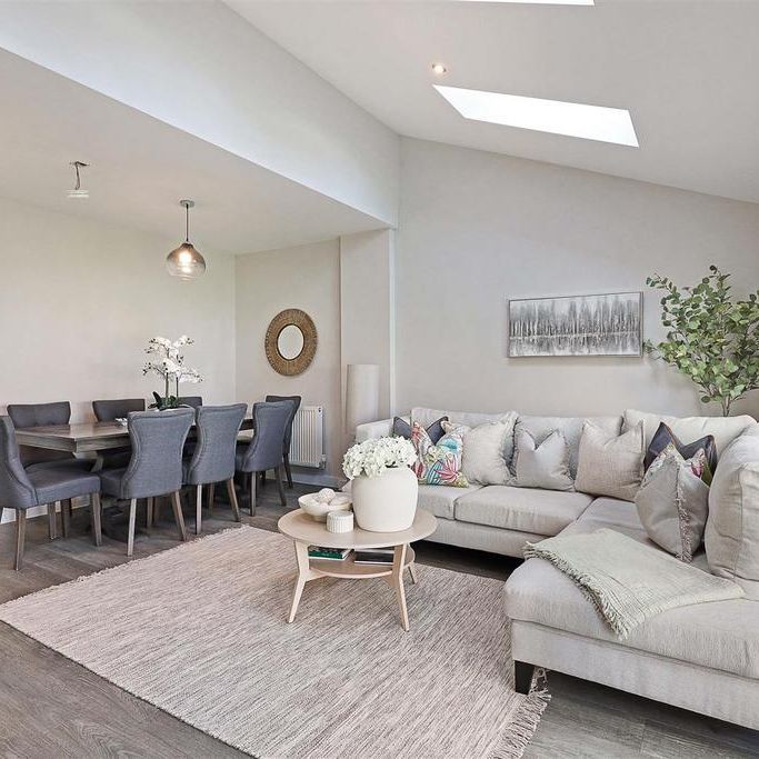 4 bedroom semi-detached house to rent - Photo 1