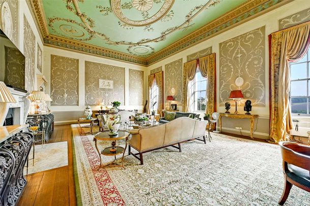 Short Let - Forming part of the Grade I listed building and set in fifty acres of gardens and grounds, this stunning furnished apartment offers grand accommodation. - Photo 1
