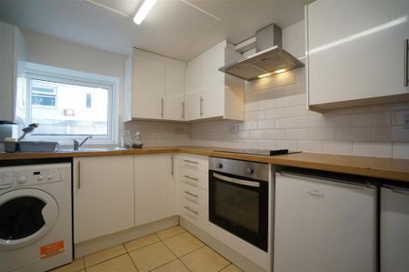 5 bedroom terraced house to rent - Photo 4