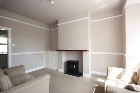2 bedroom terraced house to rent - Photo 2