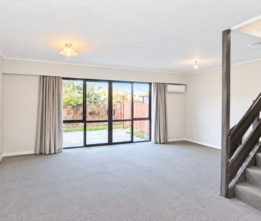 Convenient Living Close to Town - Corrie Street - Photo 2