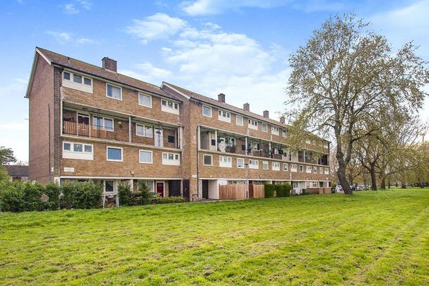 3 bedroom maisonette to rent - Photo 1