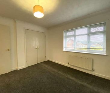 Honeysuckle Road, Hamilton, Leicester, LE5 - Photo 2