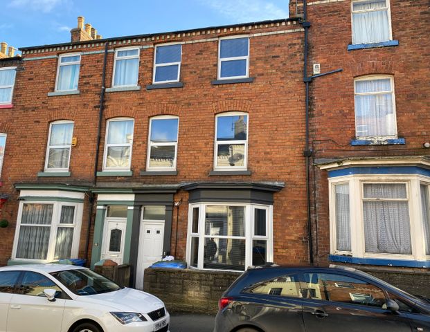 1 bed House Share - Photo 1