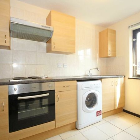 Braybourne Drive, TW7, London - Photo 4