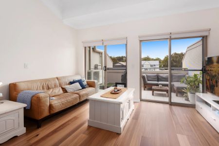 Relaxed Living Just a Stroll to the Beach - Photo 3