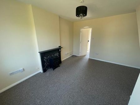 2 bedroom semi-detached house to rent - Photo 4