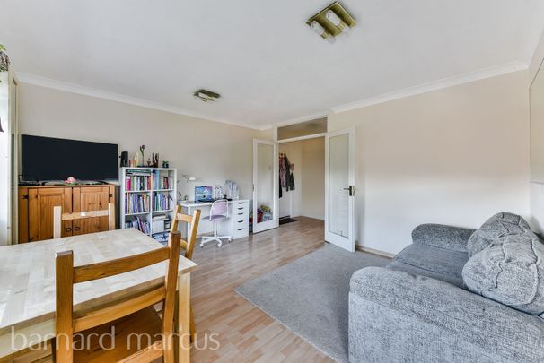 Woodcote Road, Wallington - Photo 1