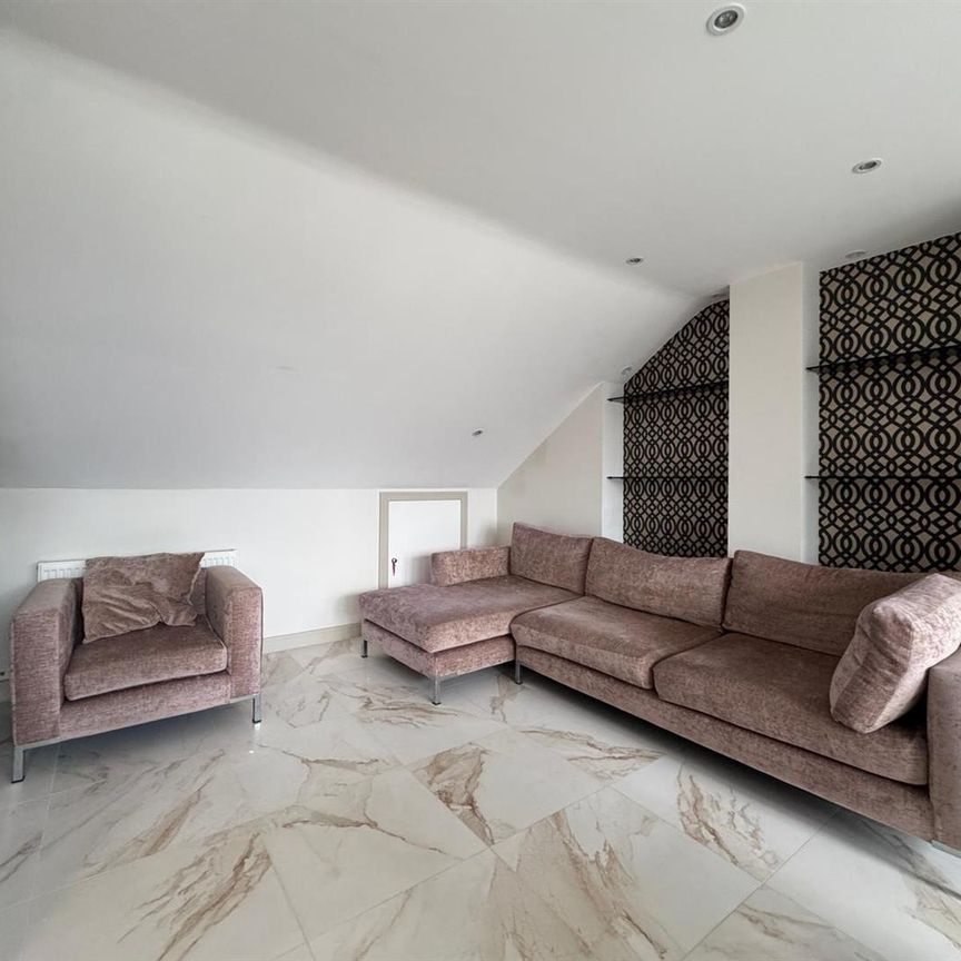 Shrewsbury Lane, London SE18 - Photo 1