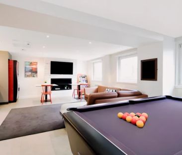 Large Ensuite: Two Bed Flat - Photo 6