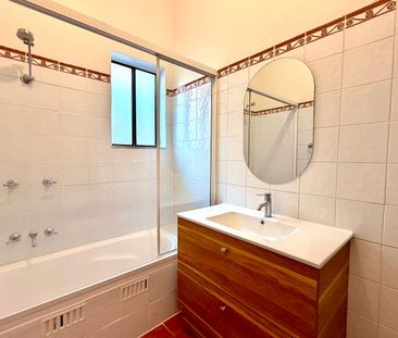 Beautifully Renovated Cottage in the Heart of The Junction - Photo 5