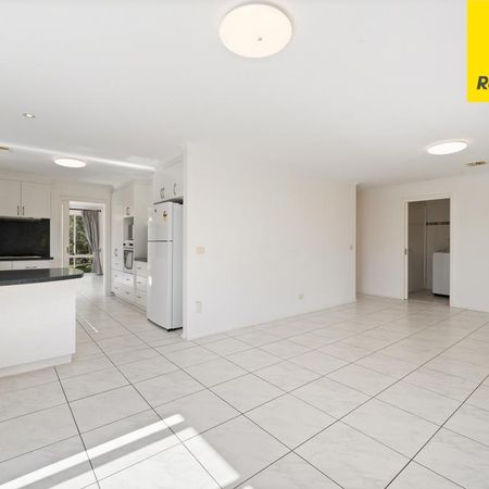 Expansive Chapman Residence - Photo 3