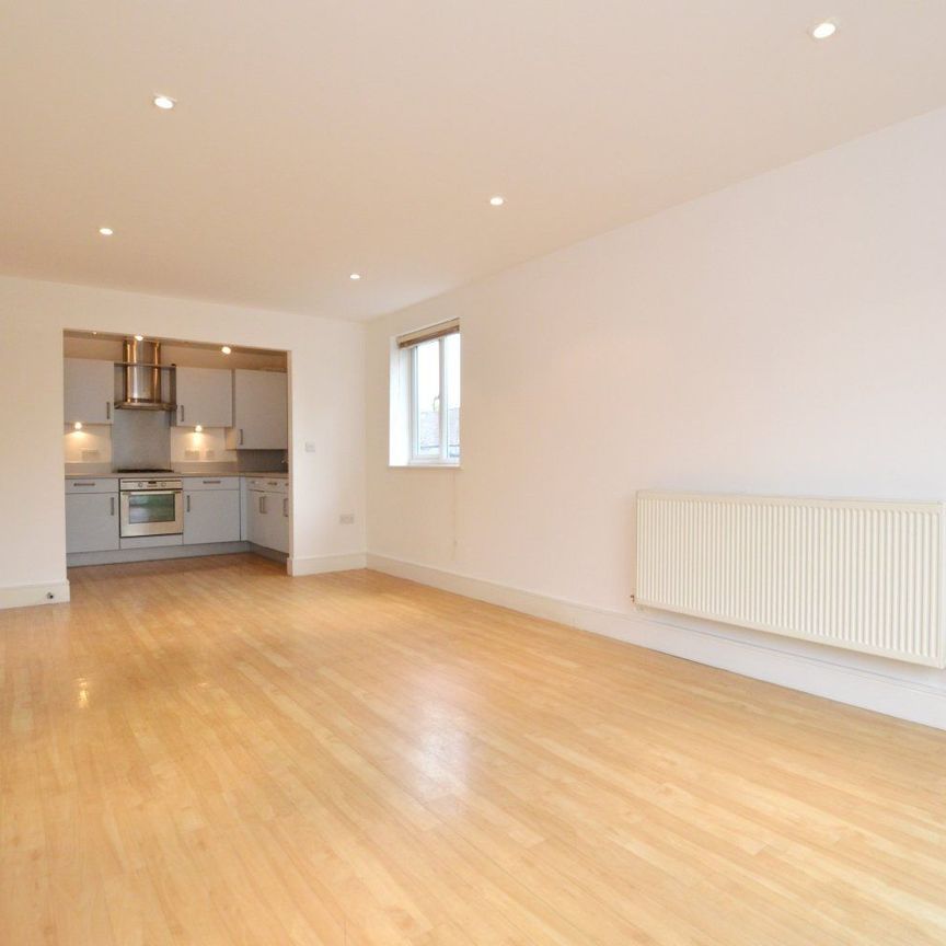 Anerley Park, London, SE20 - Photo 1