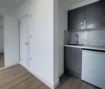 Room in a Shared House, The Meadow Way, HA3 - Photo 5