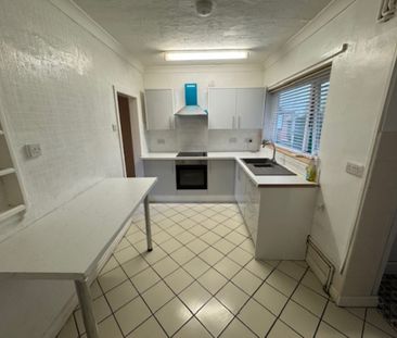 3 Bedroom Terraced House - Photo 4